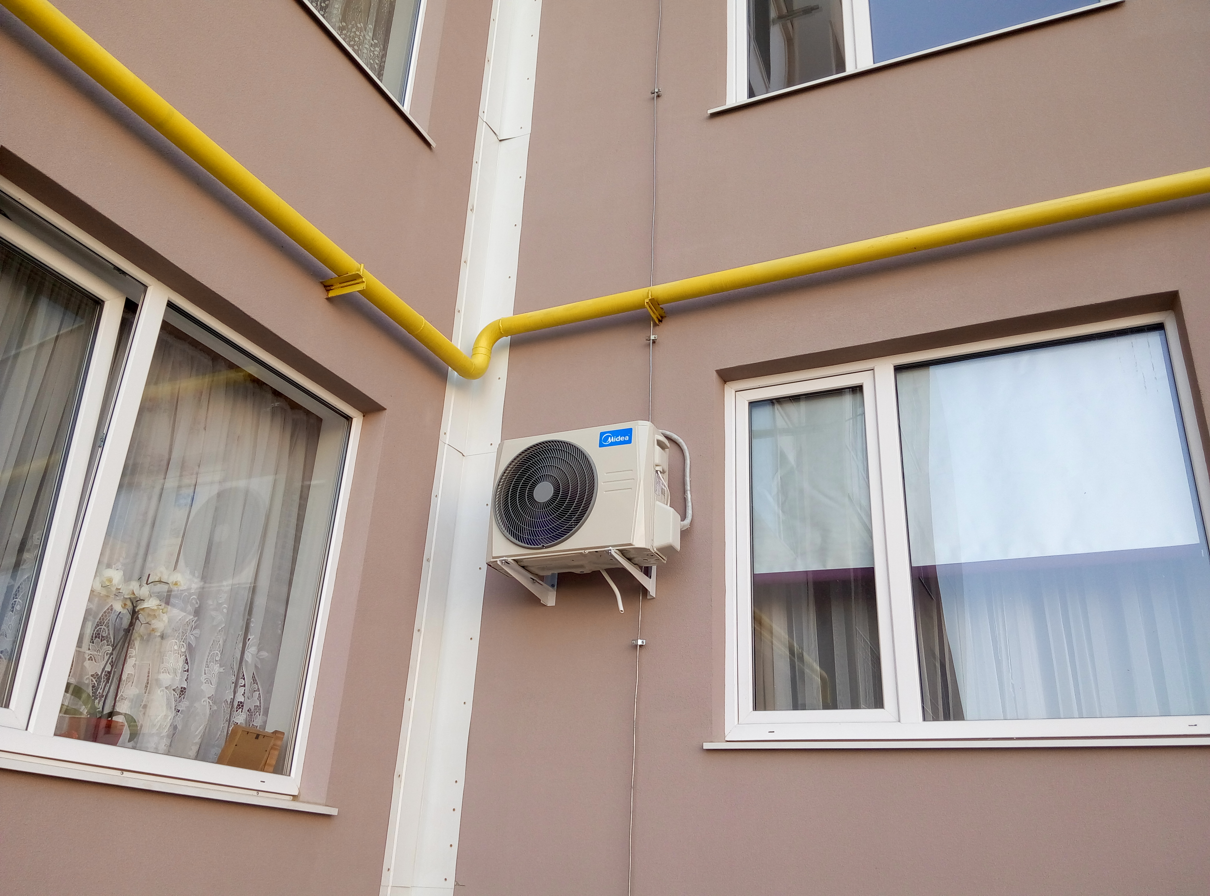 Как правильно установить кондиционер на первом этаже без ошибок 1